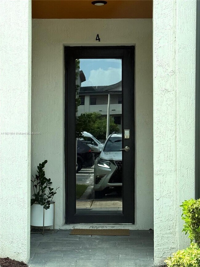 Foto del edificio - 10407 NW 82nd St