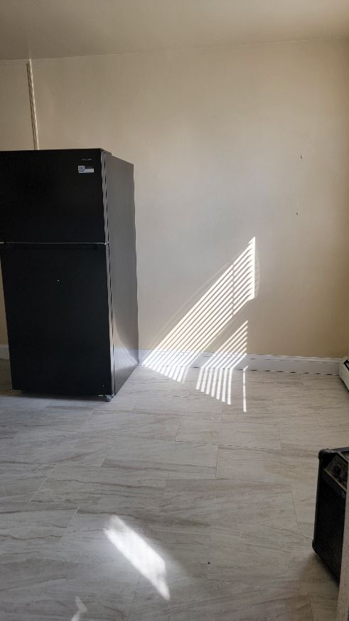 Foto del edificio - 7703 Woolston Ave