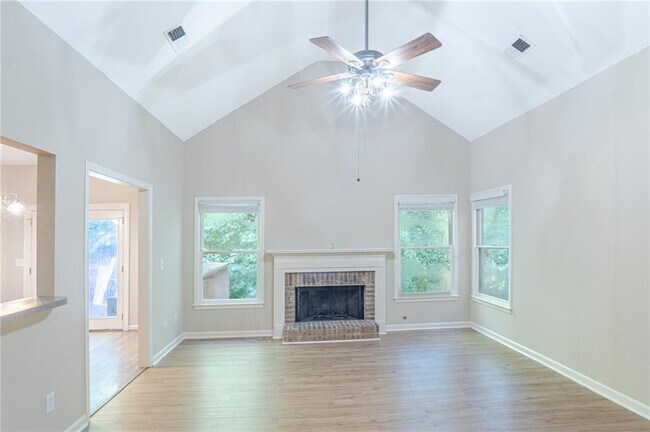 Foto del edificio - 2193 Northbrook Ridge NW