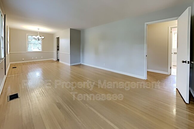 Building Photo - 581 Watsonwood Dr