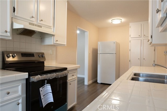 Building Photo - 2386 E Del Mar Blvd