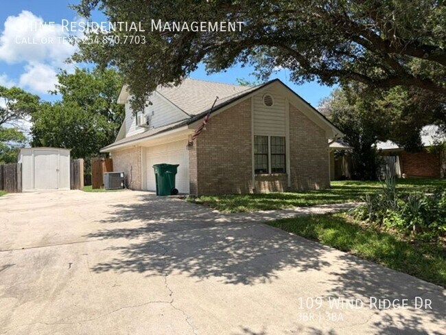 Building Photo - 109 Wind Ridge Dr