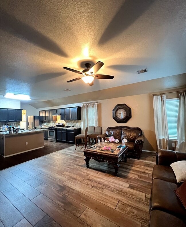 Building Photo - 15647 Flagstone Walk Way