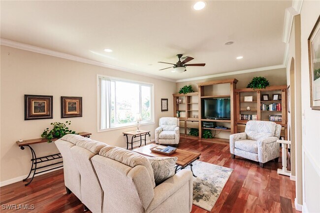 Foto del edificio - 7859 Berkshire Pines Dr