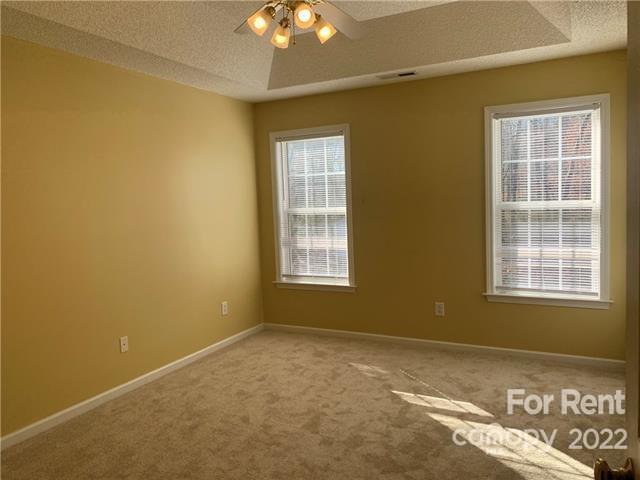 Foto del edificio - 2319 River Chase Dr