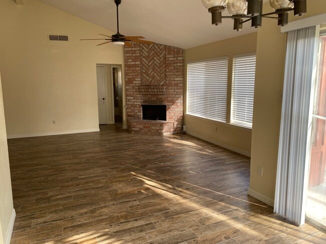Photo - 2606 S Belgravia Dr (Pearland, TX) House
