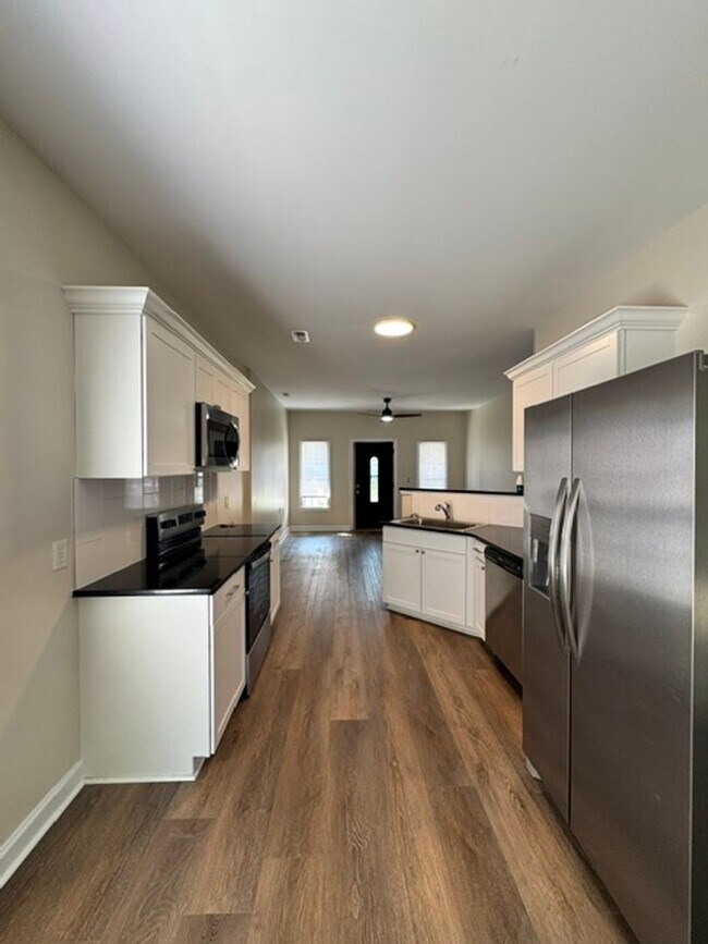 Building Photo - 150 Raye Dr