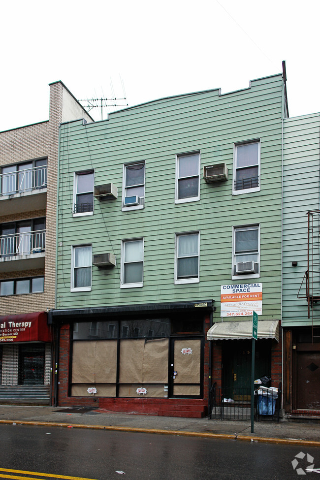 Foto del edificio - 159 Greenpoint Ave