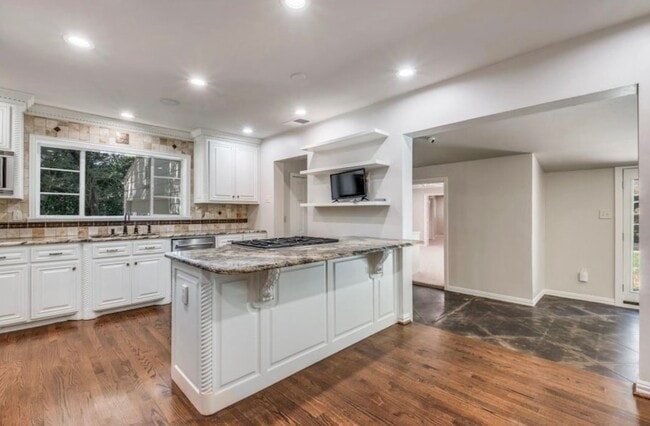 Photo - 6307 Deloache Ave House