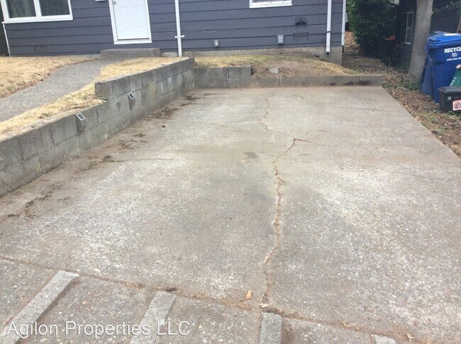 Building Photo - 2 br, 1 bath House - 4347 29th Ave W
