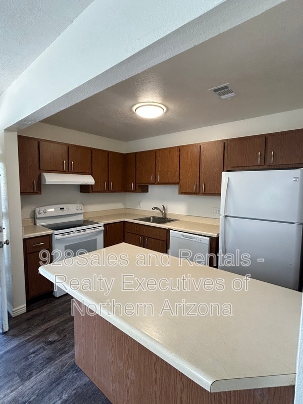 Building Photo - 1200 S Riordan Ranch St