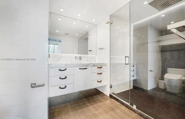 Foto del edificio - 480 NE 30th St