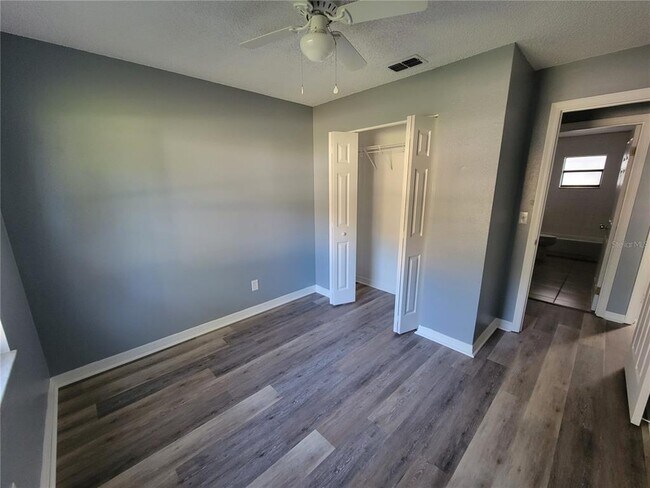 Building Photo - 33 Hemlock Terrace Dr