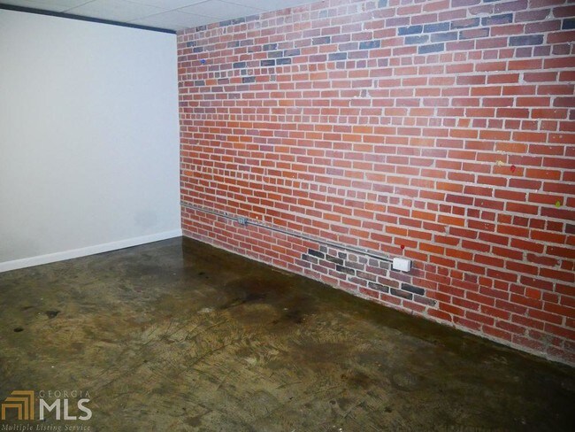 Building Photo - 105 Barnes Ave