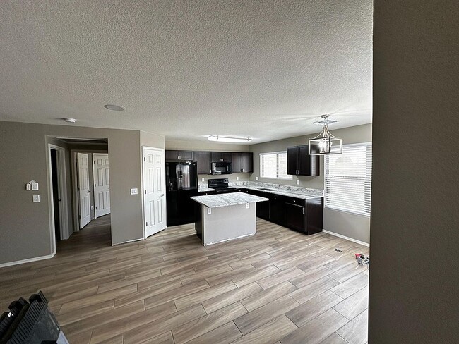 Foto del edificio - 2911 E Cherry Hills Dr