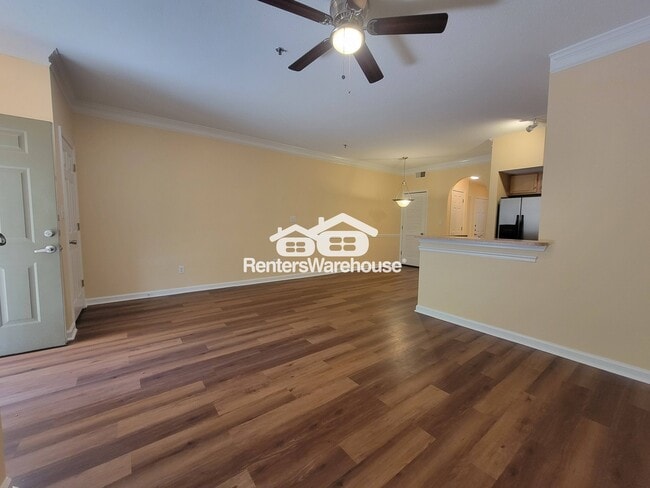 Building Photo - 245 Amal Dr SW