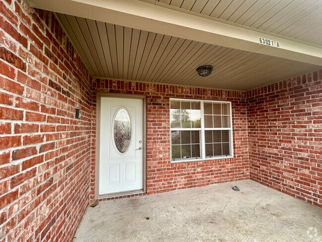Building Photo - 63020 E 285 Ct