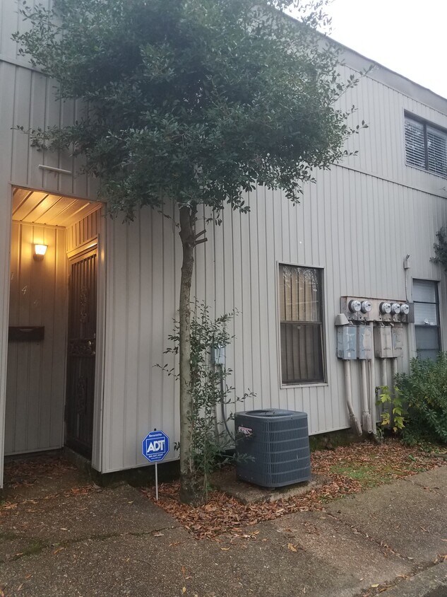 Photo - 144 N Auburndale St (Memphis, TN)