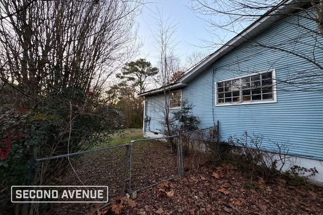 Building Photo - 1226 Oakwood St