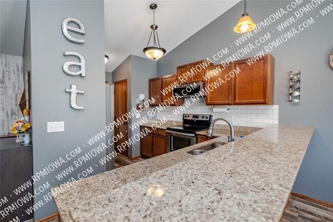 Building Photo - 10308 Catalina Dr
