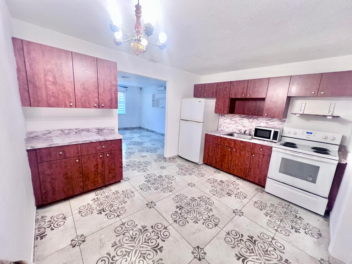 Foto del edificio - 4630 Myrtle Ln