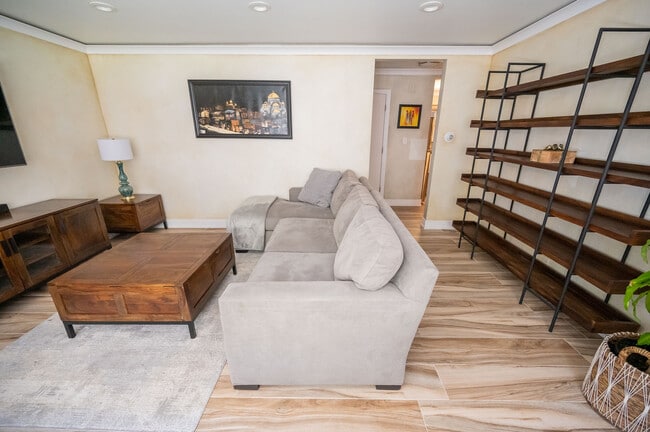 Photo - 214 S Oak Park Ave Apartment