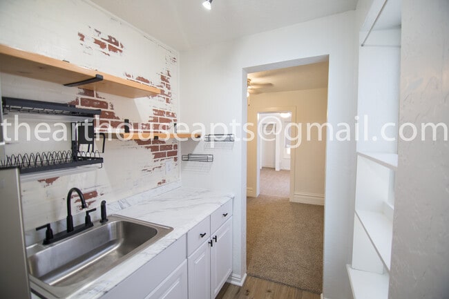 Foto del edificio - 2535 Adams Ave