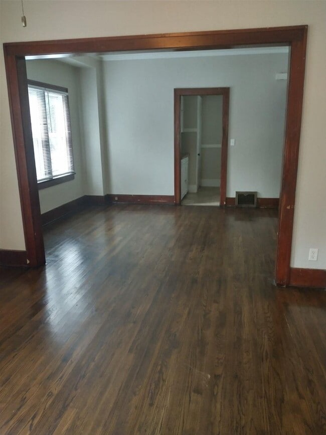 Building Photo - 2 BR/1 BA home