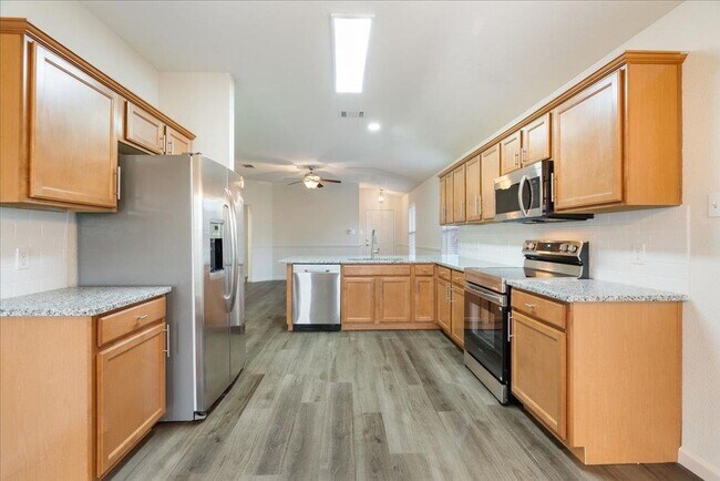 Building Photo - 1006 Gentry Dr