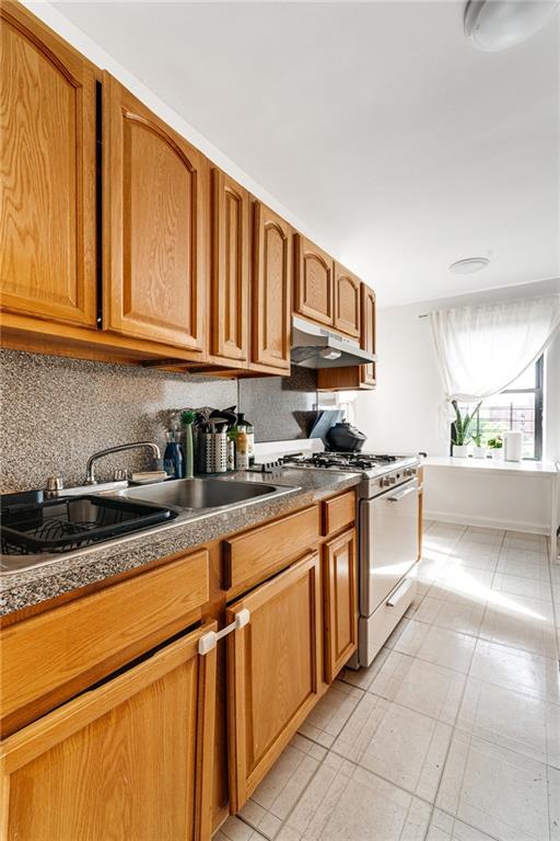 Foto del edificio - 1293 E 5th St