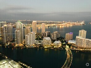 Building Photo - 950 Brickell Bay Dr