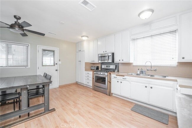 Building Photo - 3816 Lomina Ave