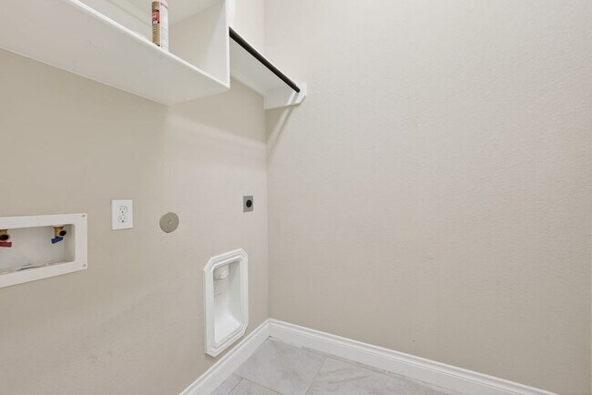 Foto del edificio - 18011 Begbie Path