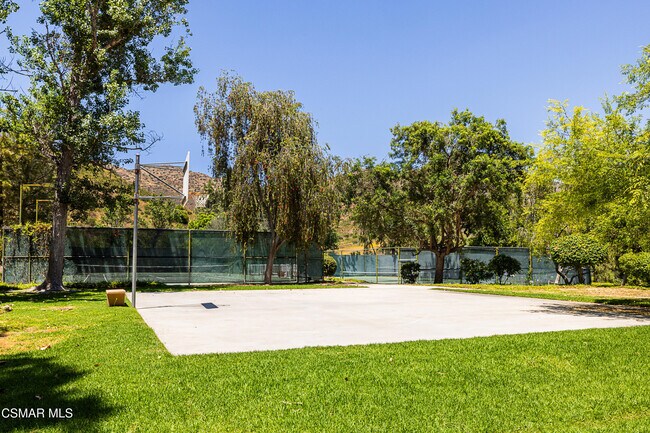 Foto del edificio - 5837 Oak Bend Ln