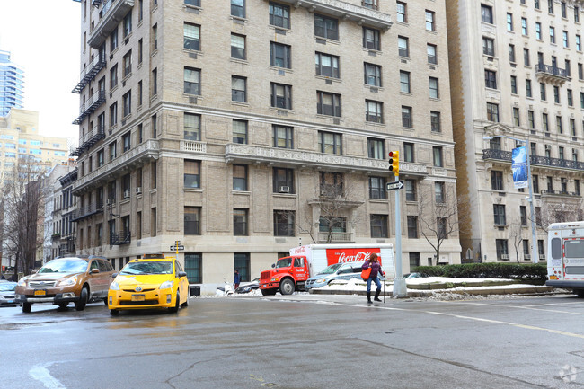 Foto del edificio - 525 Park Ave