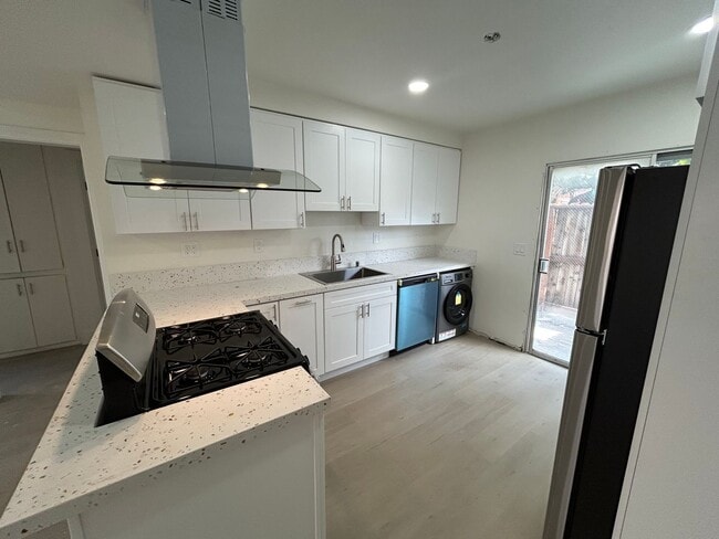 Foto del edificio - 524 Williamson Ave