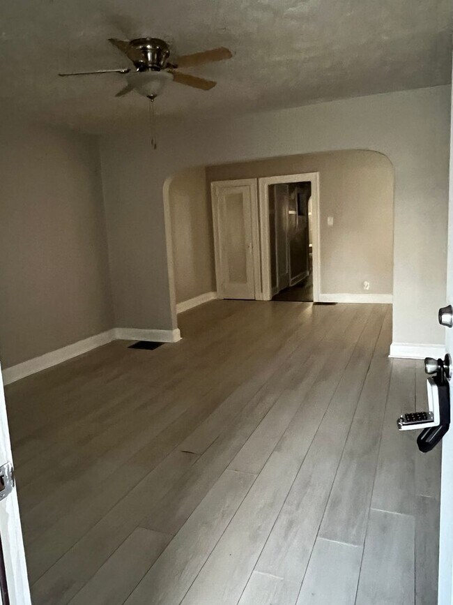 Foto del edificio - 1114 N Gale St