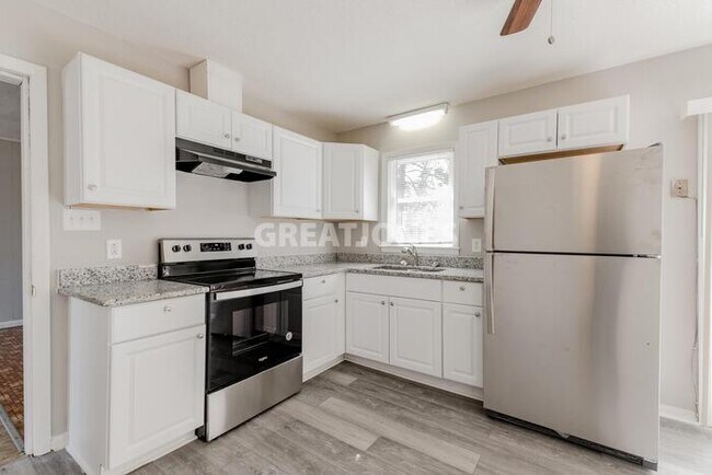 Building Photo - 304 Glen Canyon Dr