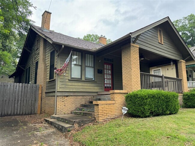 Foto del edificio - 323 Finley Ave