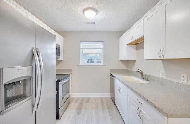 Foto del edificio - 3 bed 2 bath in Hinesville!
