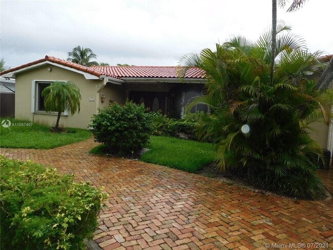 Building Photo - 8230 SW 48th St