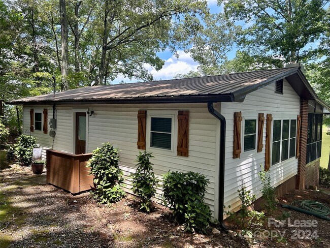 Building Photo - 7180 Nancy Lee Cir