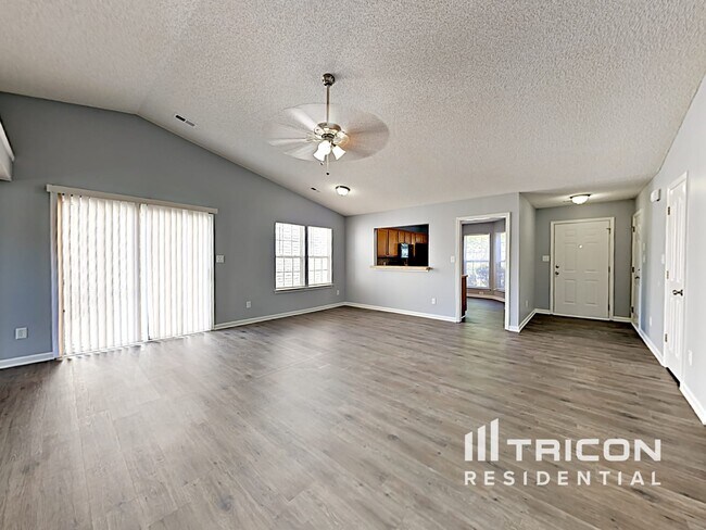 Foto del edificio - 5634 Waverly Lynn Ln