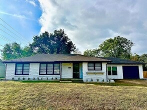 Building Photo - 4124 Benmar St