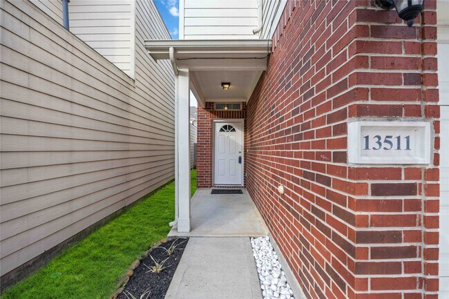 Foto del edificio - 13511 Villa Arbor Dr