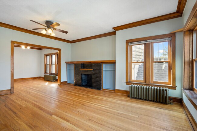 Building Photo - 3029 N Troy St