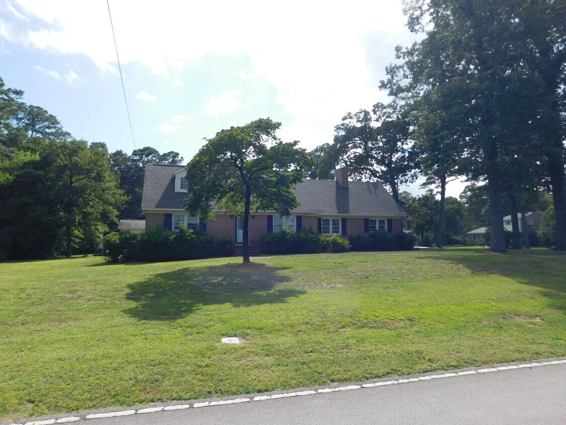 Primary Photo - 509 W Wilson Creek Dr