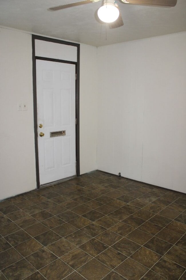Building Photo - Duplex