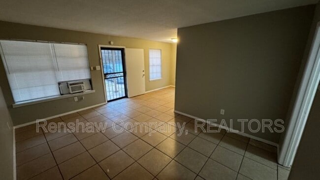 Building Photo - 3291 Birchfield Dr