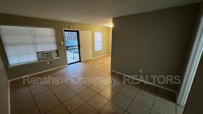 Foto del edificio - 3291 Birchfield Dr